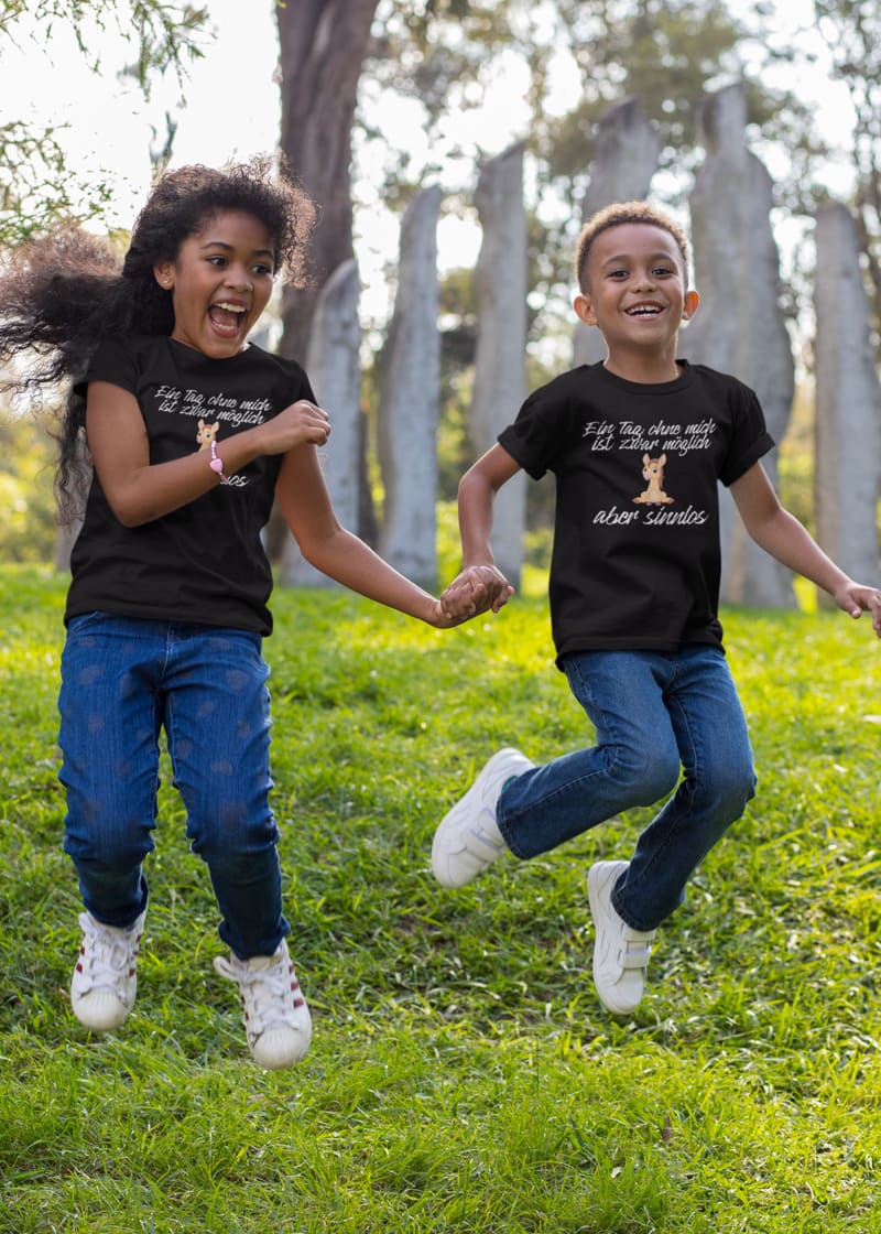 Pferdish Kategoriebild Kindertshirts, Kinder in der Natur mit T-Shirt mit Pferdemotiv